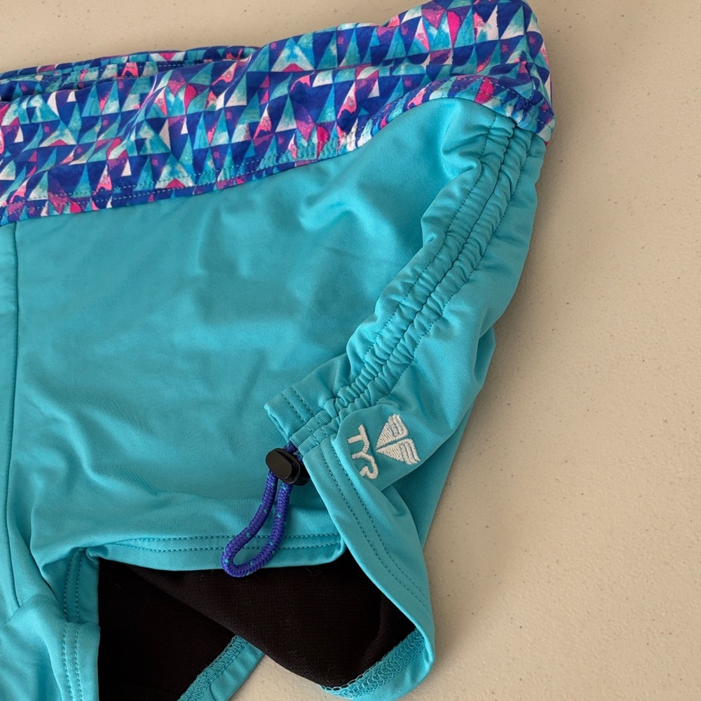 2 Pair like NEW TYR workout shorts XL - Picture 8 of 8